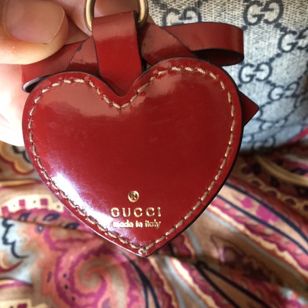Authentic Gucci Boston Tattoo Rose Heart handbag - Picture 3 of 4